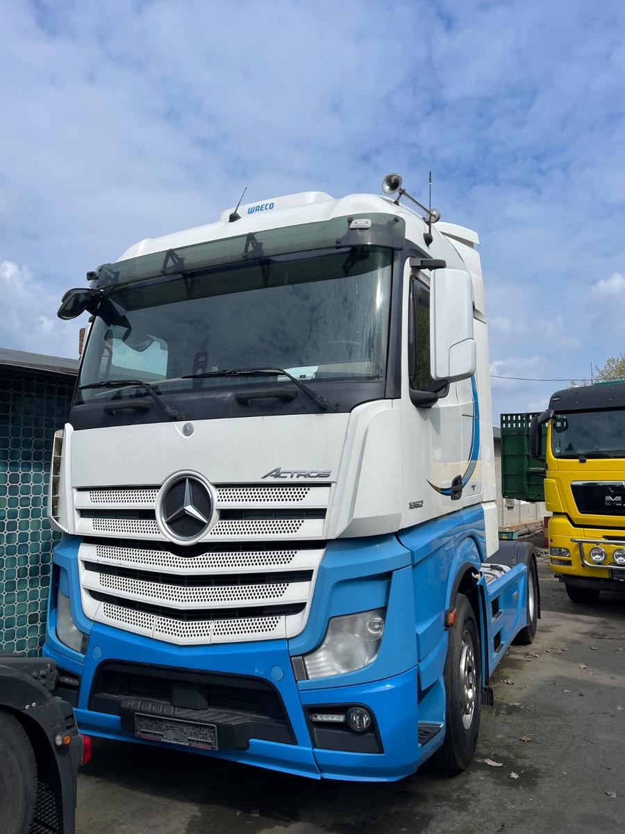 Mercedes-Benz 1851 Giga Space mit Standklima 1845,1852