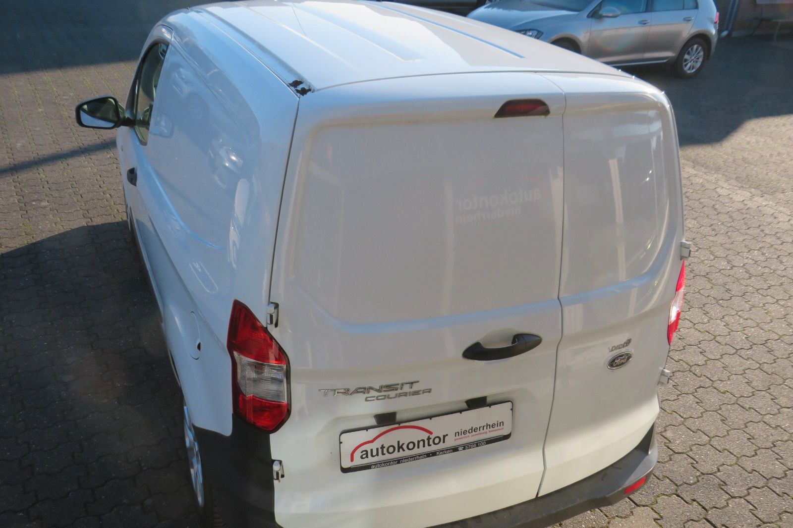 Fahrzeugabbildung Ford Transit Courier KASTEN KLIMA FLÜGEL 1.HD