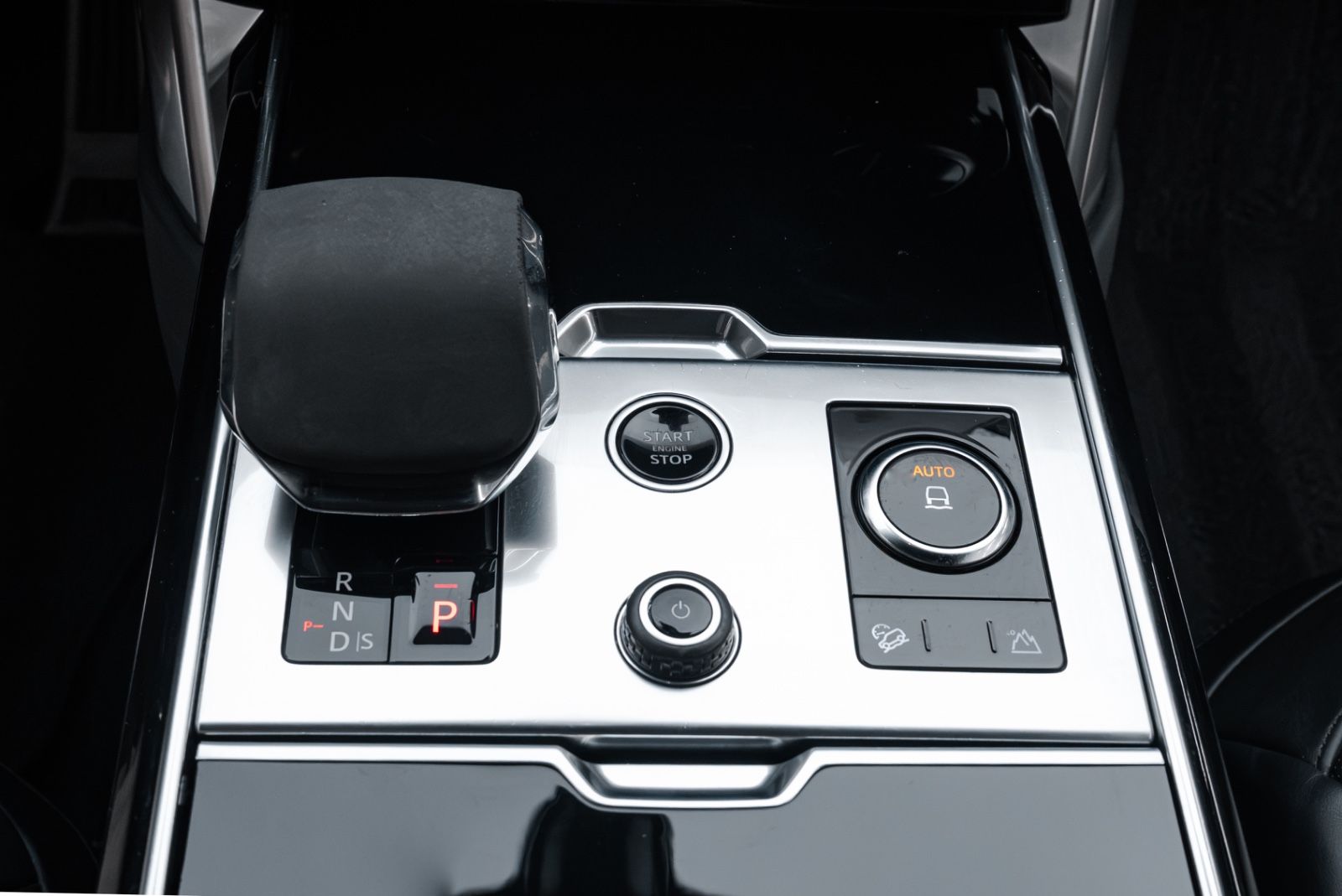 Fahrzeugabbildung Land Rover Range Rover HSE SHADOW/PANO/STANDHZG.