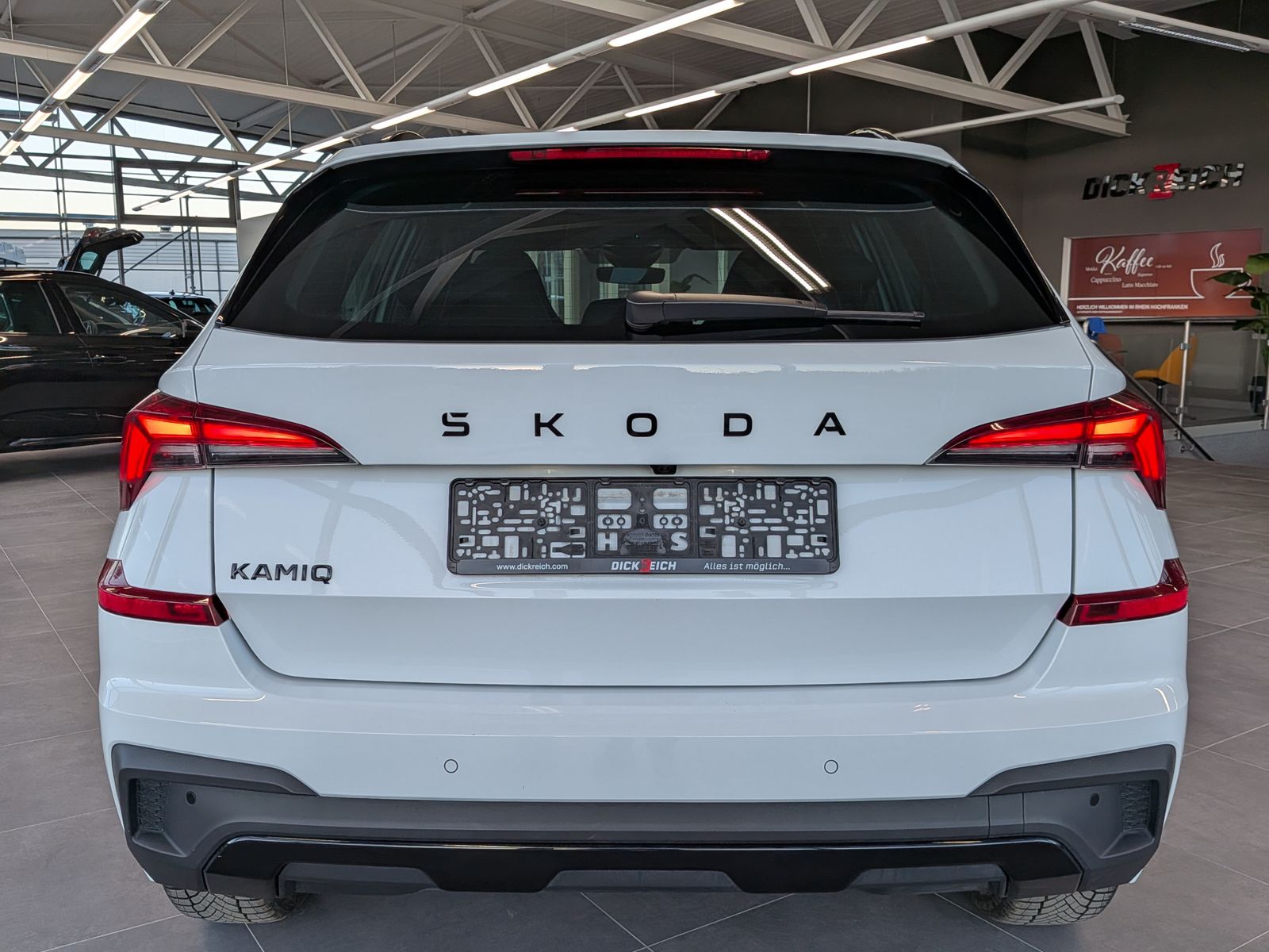 Fahrzeugabbildung SKODA Kamiq 1.5 TSI DSG Monte Carlo Pano Matrix 5J.GAR