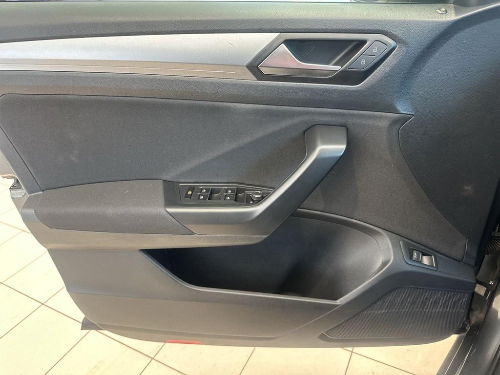 Volkswagen T-Roc 1.0TSI Active LED Navi StHz Kamera el.Heck, миниатюра 16