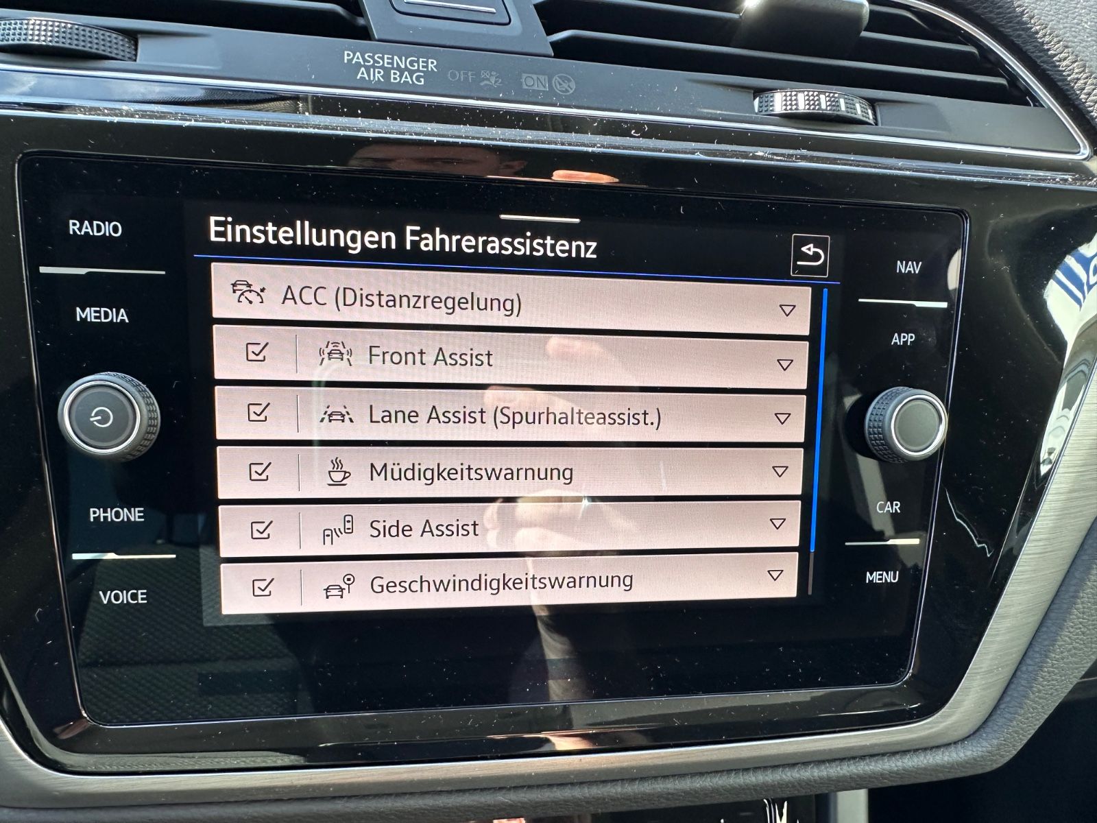 Fahrzeugabbildung Volkswagen Touran Comfortline 1.5 TSI DSG AHK/LED/Navi/SHZG