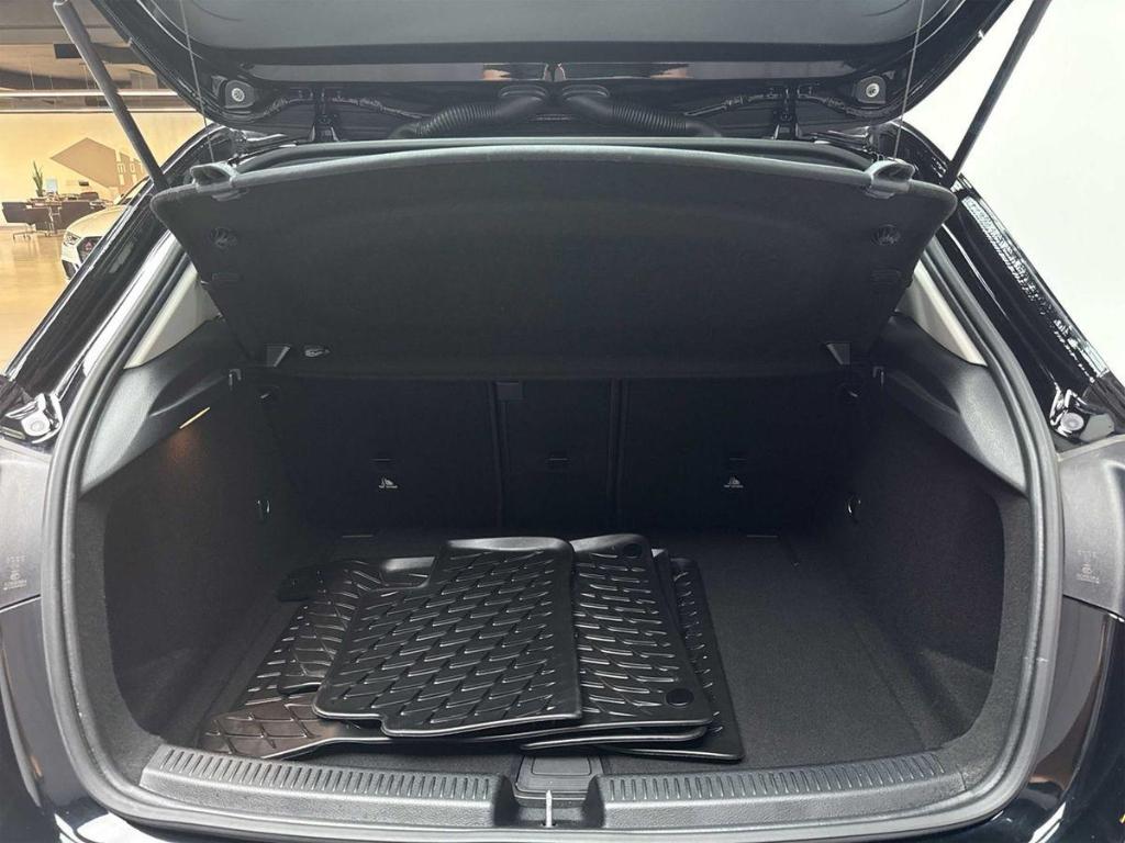 Mercedes-Benz A 180 Widescreen Multibeam AHK Kamera Leder MULT