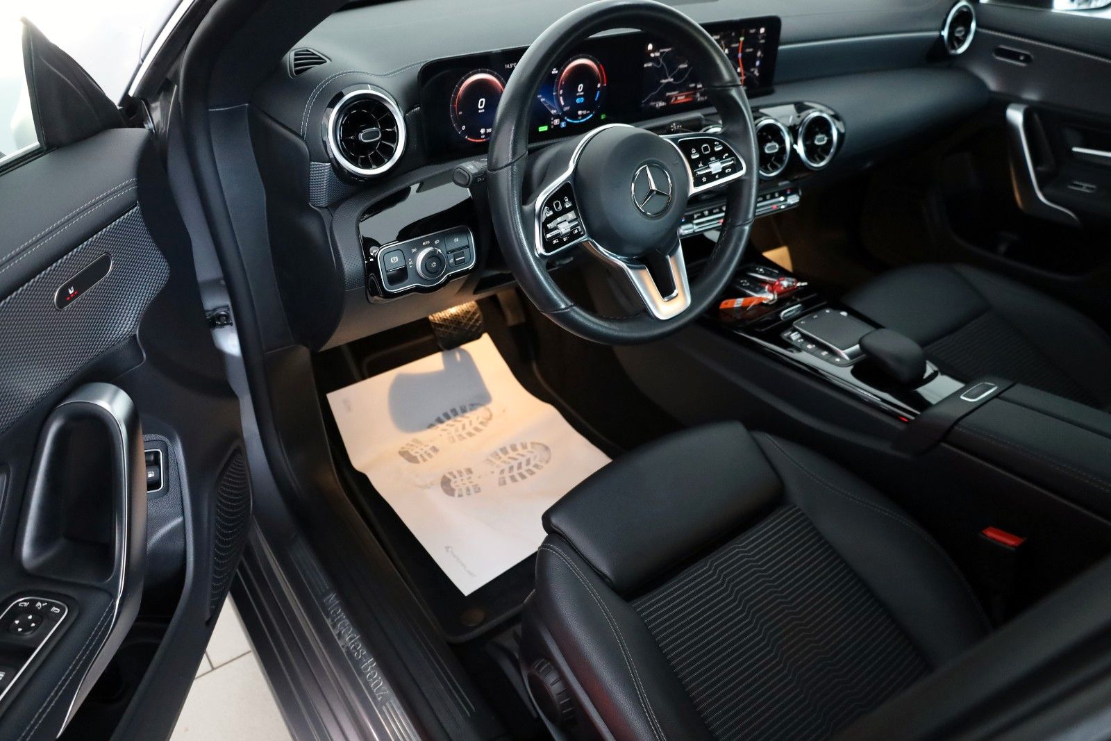 Fahrzeugabbildung Mercedes-Benz CLA 250e Coupé Progressive,T.Leder,Navi,CarPlay