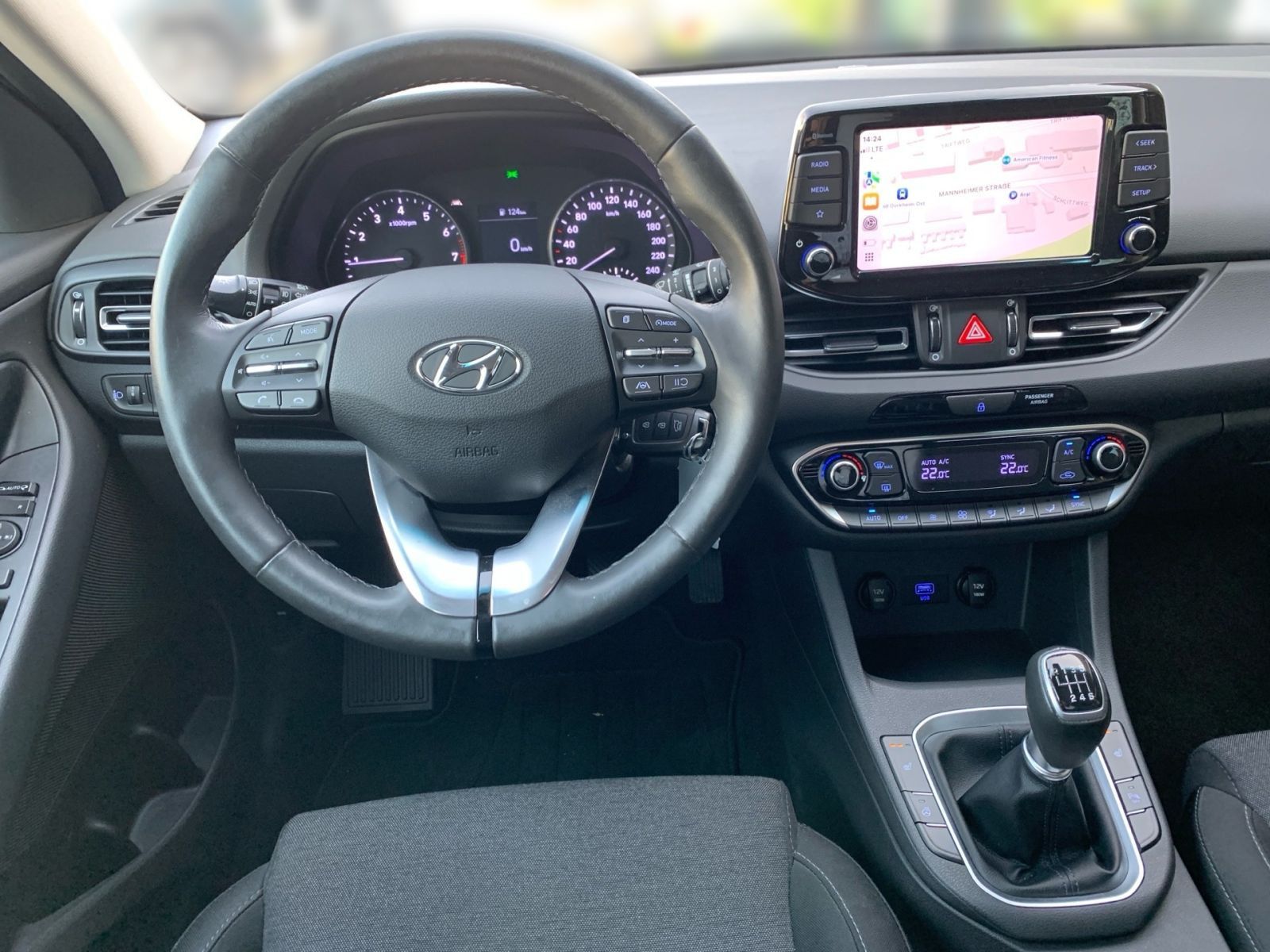 Fahrzeugabbildung Hyundai i30 1.0 T-GDI Edition 30 8x bereift 1Hd