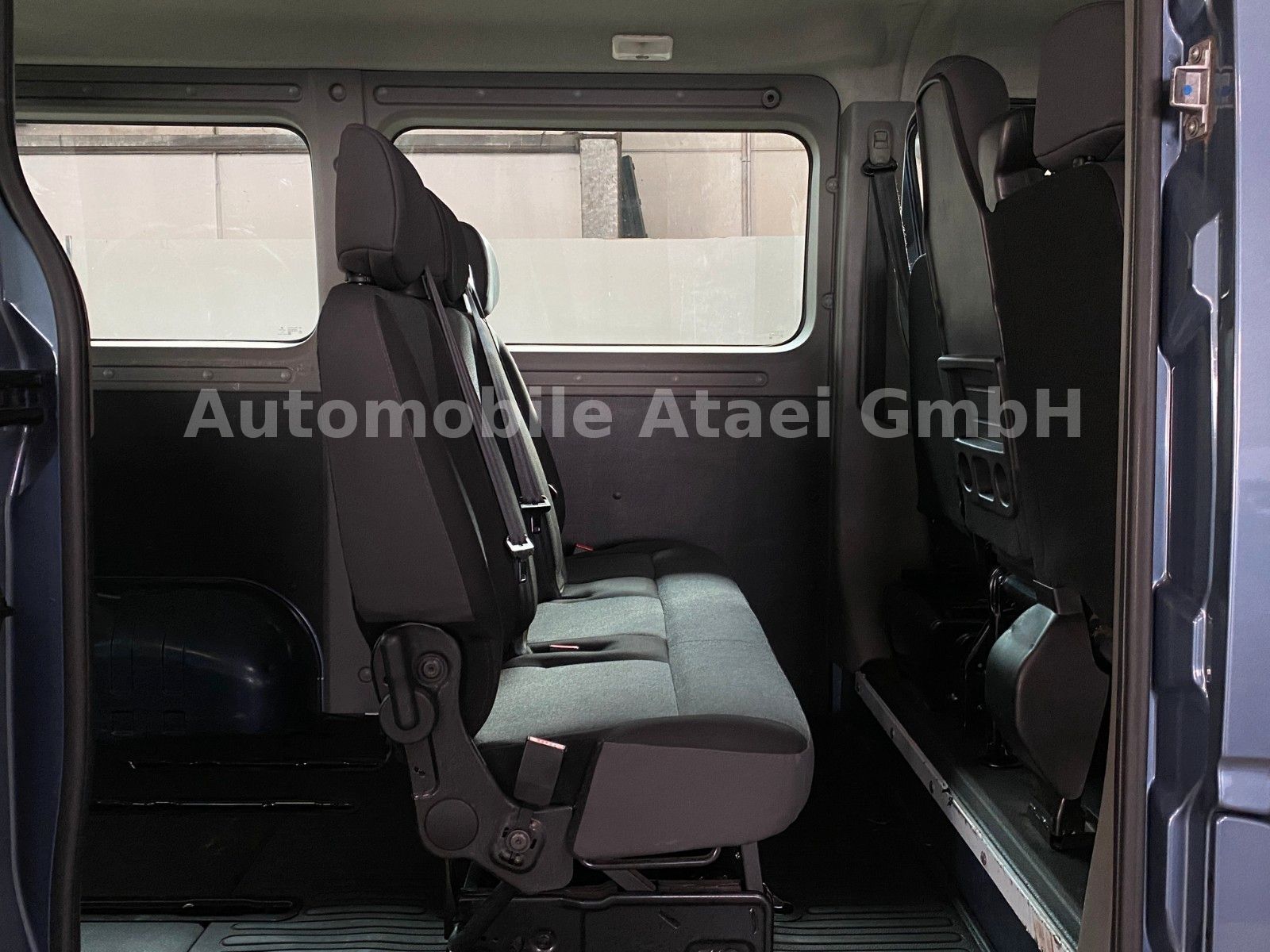 Fahrzeugabbildung Renault Master Kombi L1H1 6-SITZE+ STANDHEIZUNG (6696)