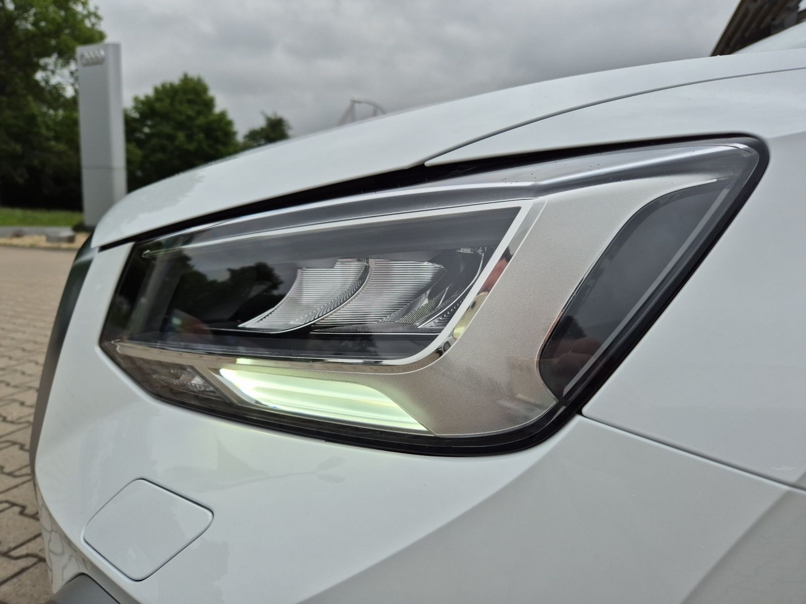 Fahrzeugabbildung Audi Q2 35 TFSI advanced S-tronic LED AVC GRA PDC SH
