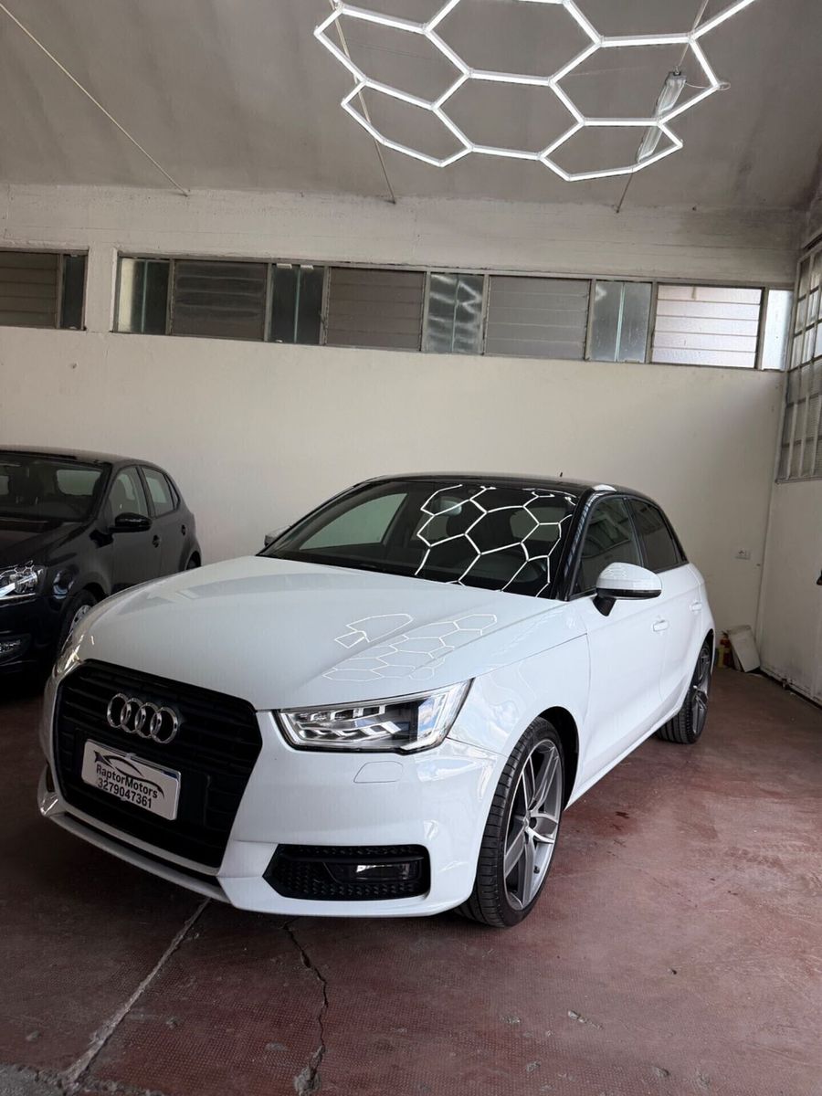 AUDI Audi A1 1.6 TDI 116 CV S tronic S-Line