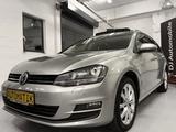 Volkswagen Golf 7 TDI/Automatik/Variant/Pano/Navi/Kamera - gebrauchte Kombis