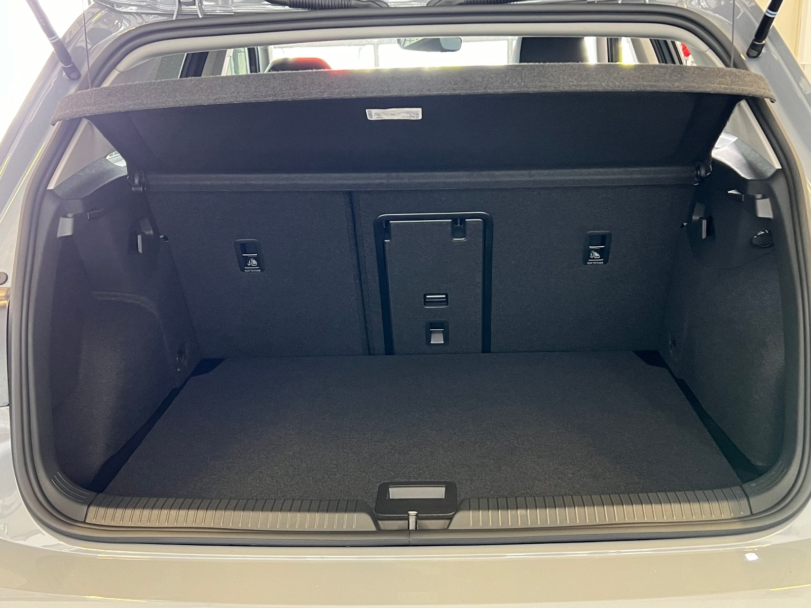 Fahrzeugabbildung Volkswagen Golf VIII Life 1.0 TSI *LED, ACC, Ready2Discover
