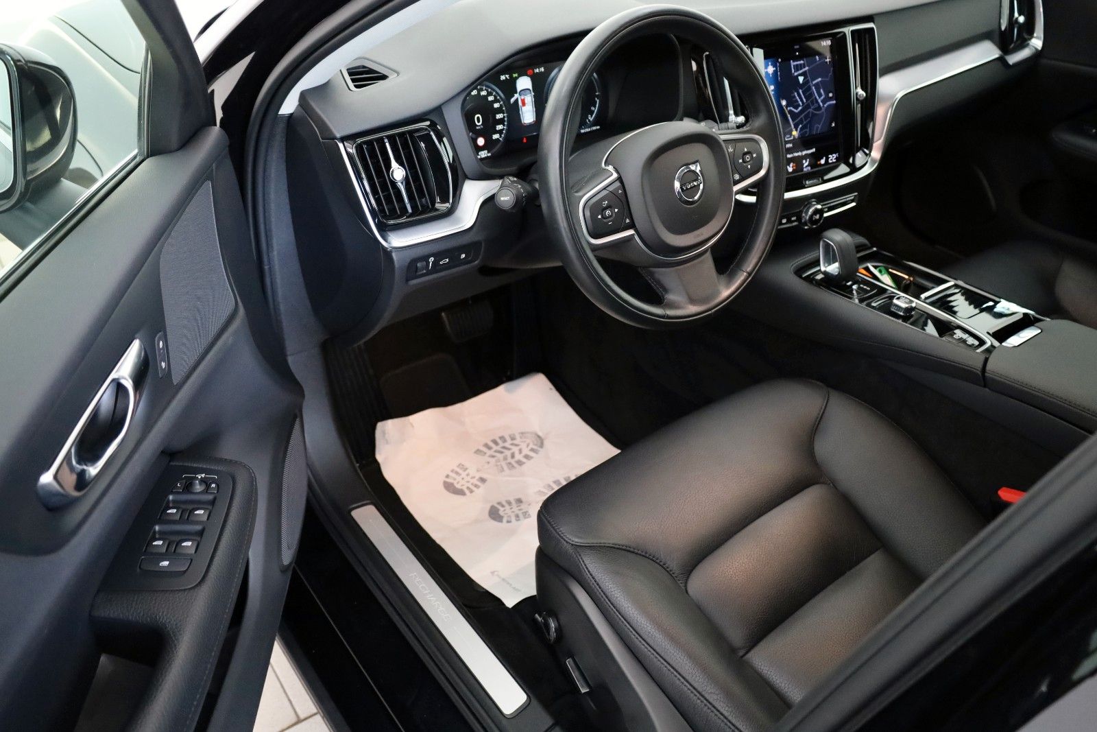 Fahrzeugabbildung Volvo V60 Inscription T6 AWD, Leder,Navi,LED,SH,Kamera