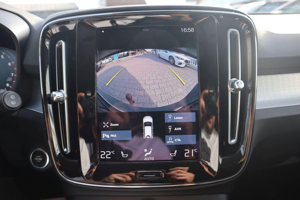 Volvo XC40 T3 Geartronic Momentum Pro|AHK|NAVI|R-CAM|