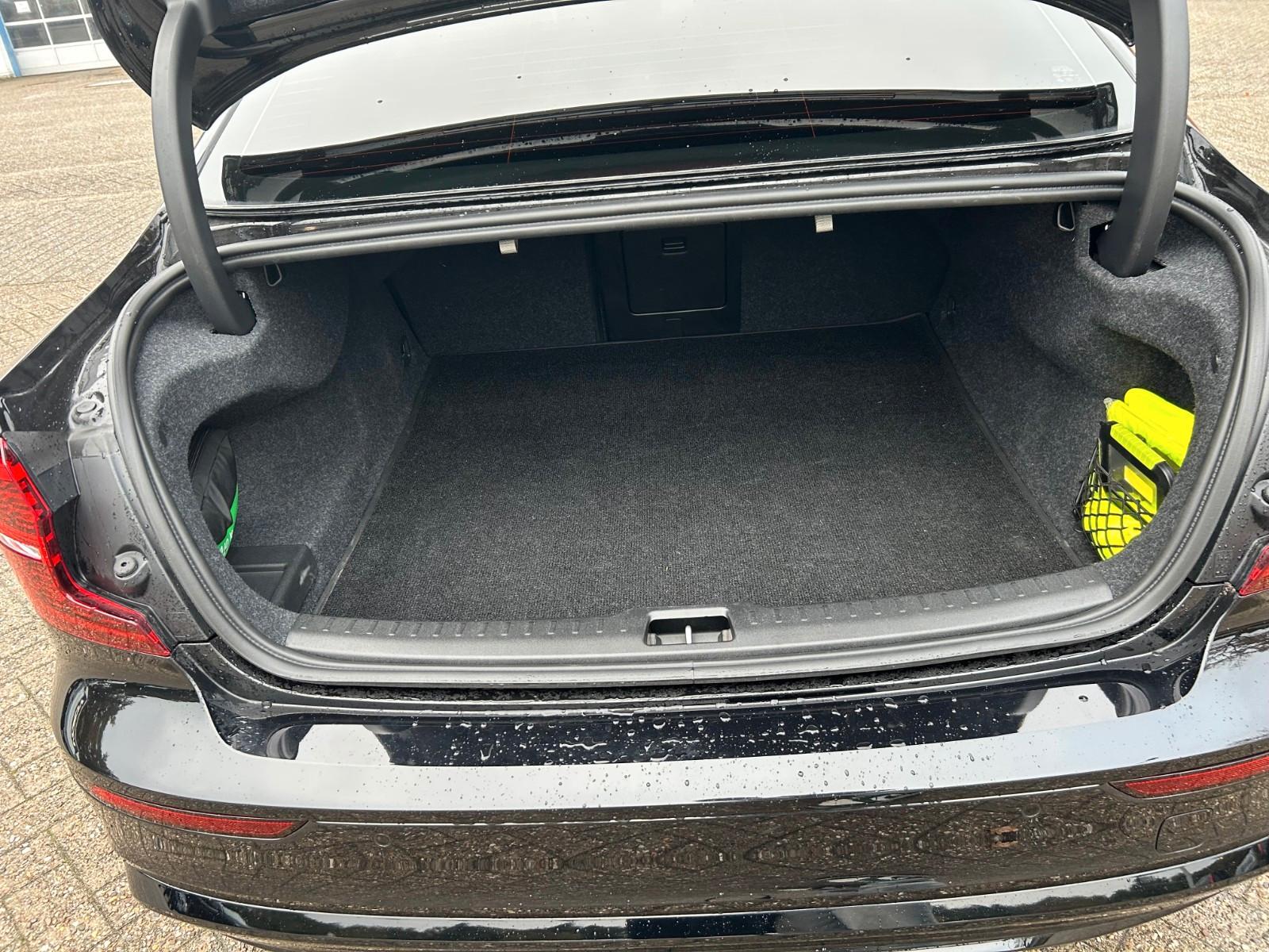 Volvo S60 Lim. Plus Dark Recharge Plug-In Hybrid AWD