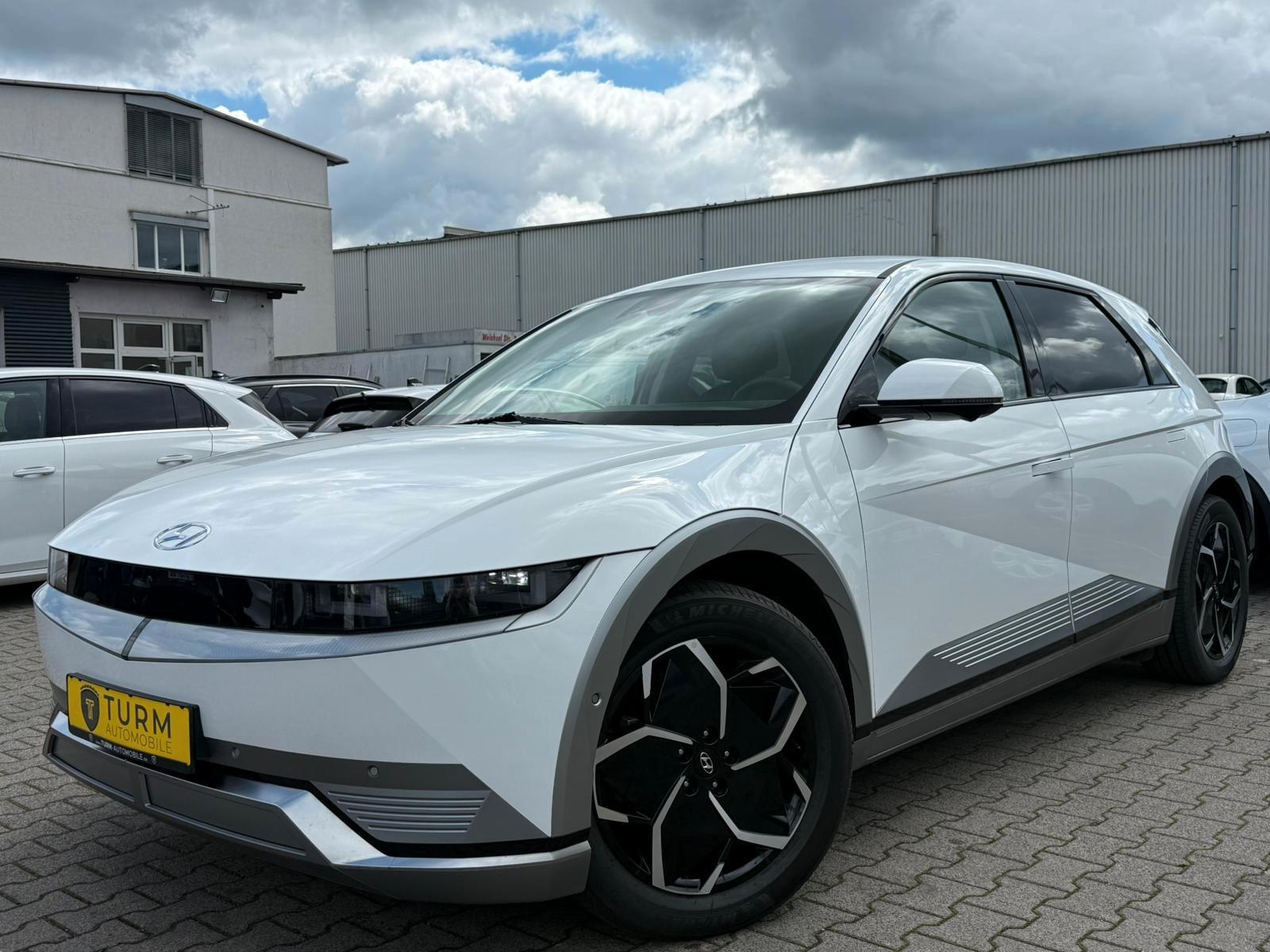 Hyundai IONIQ Uniq 4WD|Garantie04/30|HeadUp|800V|Wärmep