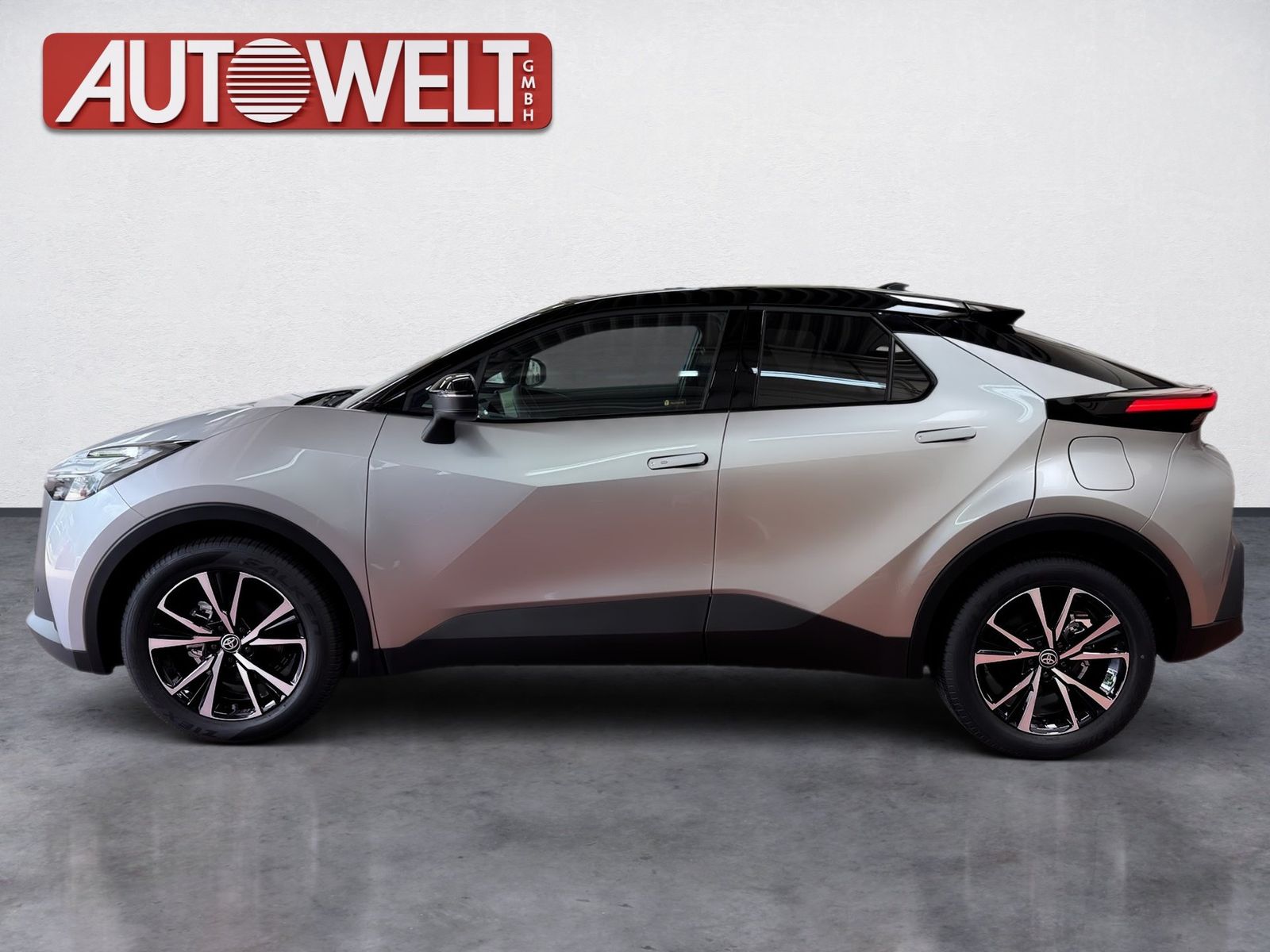 Fahrzeugabbildung Toyota C-HR 2.0 Teamplayer Technik-Paket KlimaA,LED,Nav