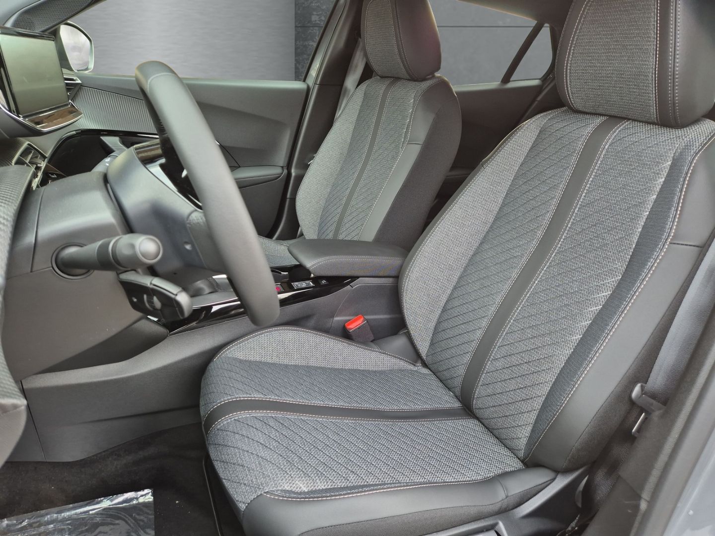 Peugeot 2008 - Bild 8