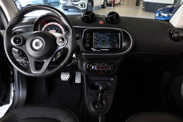 Fahrzeugabbildung Smart ForTwo Cabrio|AUT.|NAVI|LEDER|SHZ|JBL|LED