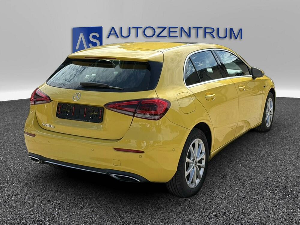 Mercedes-Benz A 250 e Progressive 360 KAM SHZ HUD LED