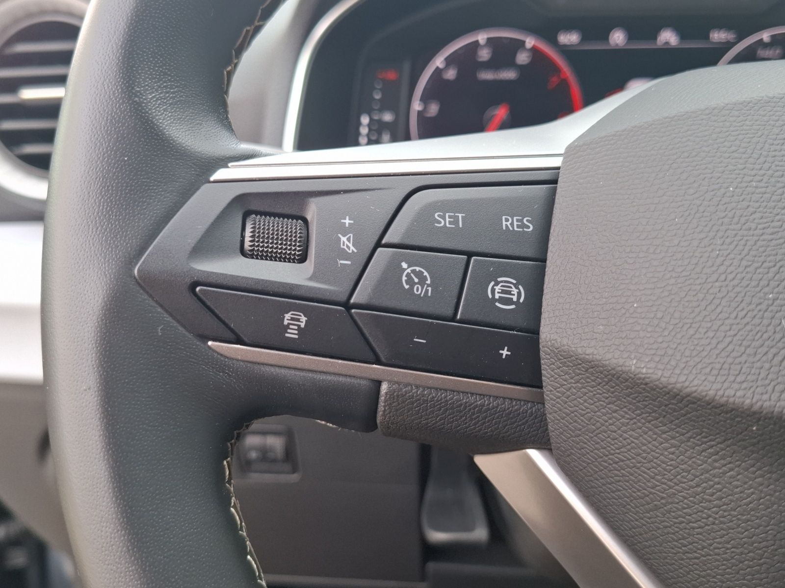Fahrzeugabbildung SEAT Ibiza TSI Style DSG LED APP AID ACC RFK SHZ
