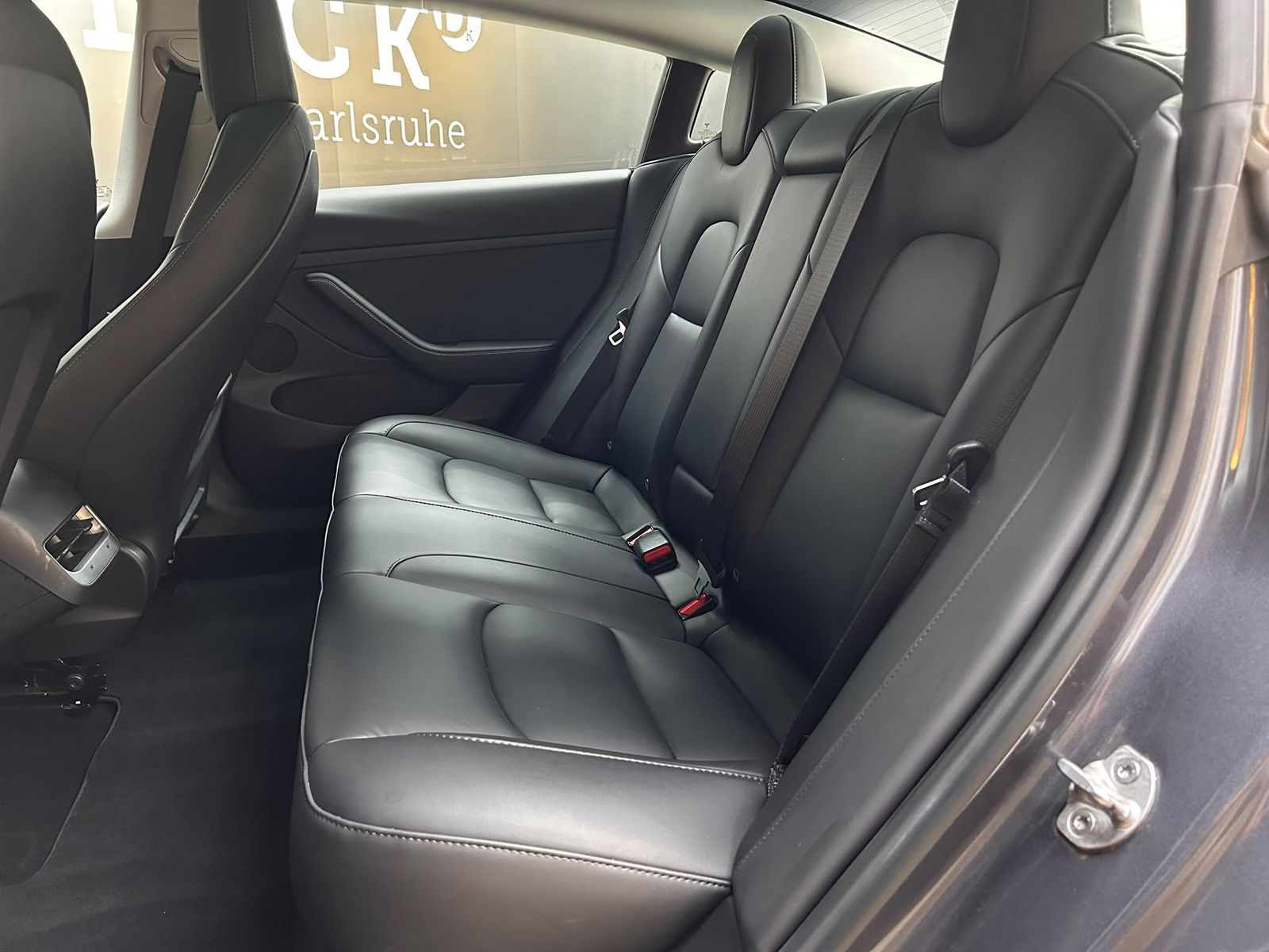 Fahrzeugabbildung Tesla Model 3 Long Range Dual AWD PANO+LED+NAVI+KAM+WP