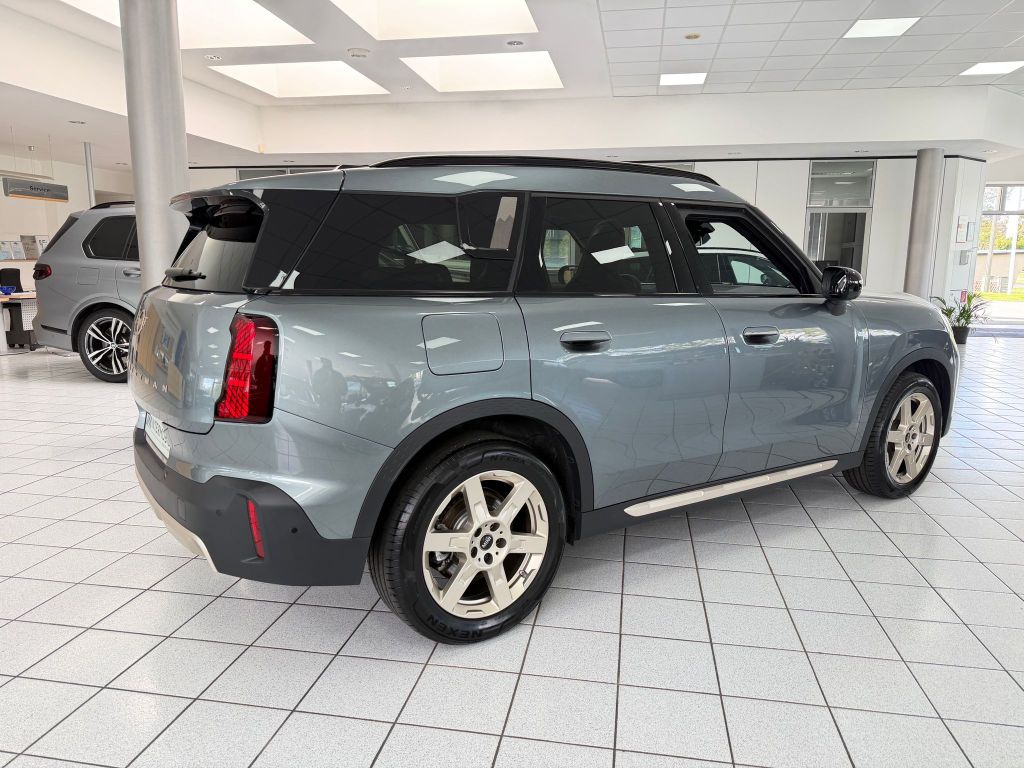 Mini Cooper D Countryman PANO*MASSAGE*HUD*AHK*360°H/K