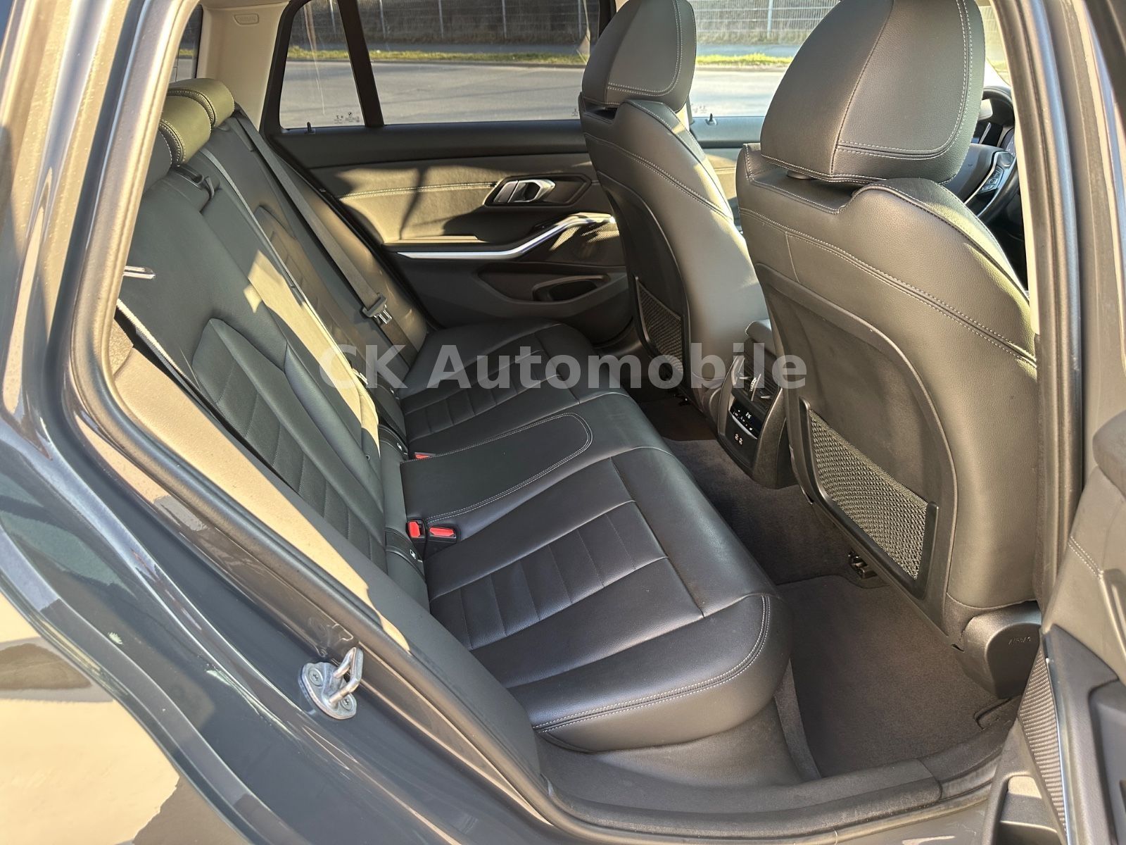 Fahrzeugabbildung BMW 320dxDrive Touring Sport-Line/Laser/Pano/ACC/AHK