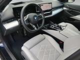 BMW 540d xDrive Touring M SPORT Sitzbelüft Bowers&Wi - BMW 5er Reihe mit Diesel-Antrieb