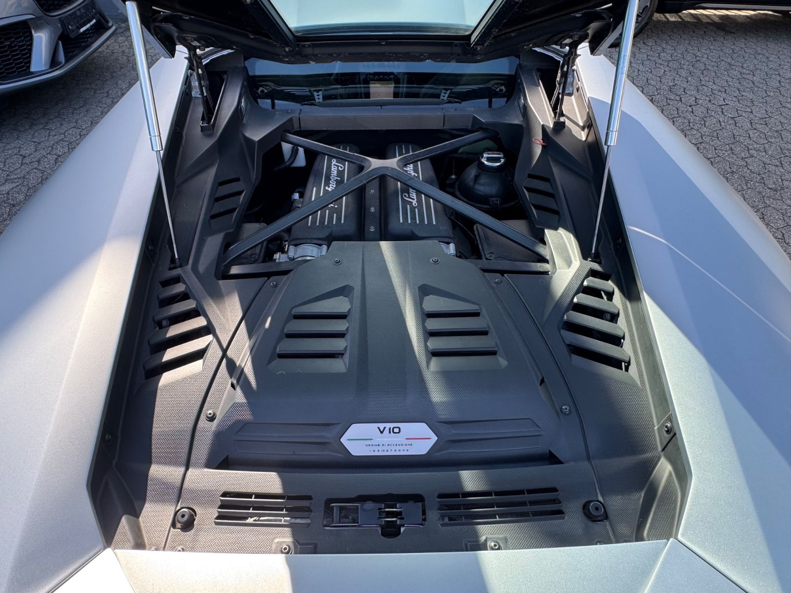 Fahrzeugabbildung Lamborghini Huracán EVO V10 /LIFT/SENSONUM/KAMERA/ACC
