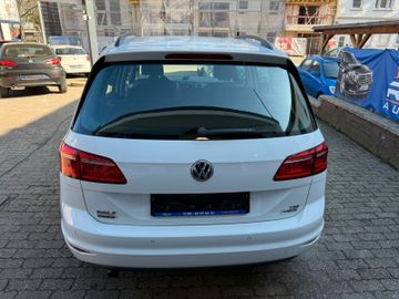 Volkswagen Golf - 6