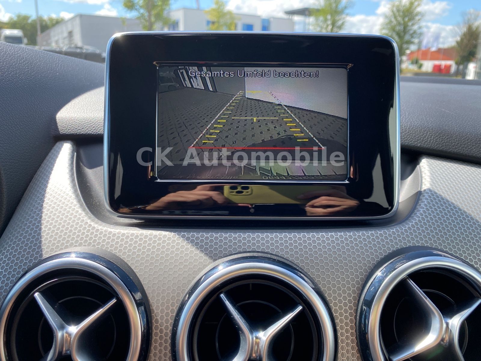 Fahrzeugabbildung Mercedes-Benz B200 Automatik Night-Paket/Leder/Bi-Xenon/Kamera