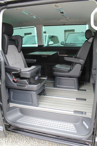 Volkswagen T6.1 Multivan Generation SIX 150PS DSG AHK Stand
