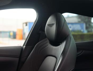 صورة 4 لـ 2021 Aston Martin DBX