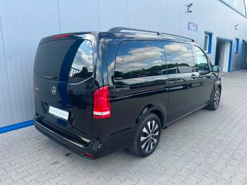 Mercedes V 220 - 10