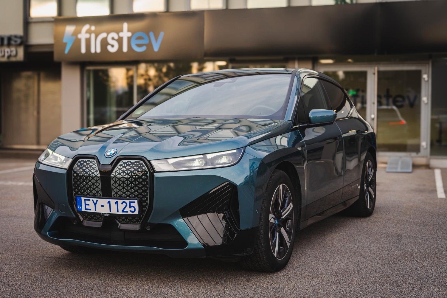 BMW iX 40 xDrive Sport