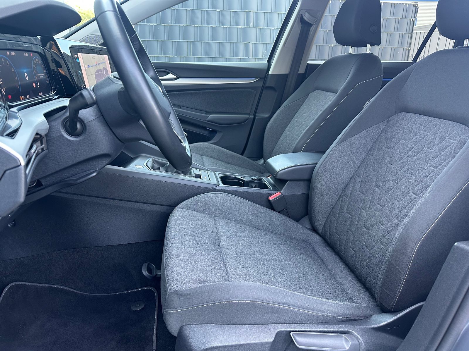 Fahrzeugabbildung Volkswagen Golf Variant 1.5 TSI MOVE NAV+LED+ACC+GJR