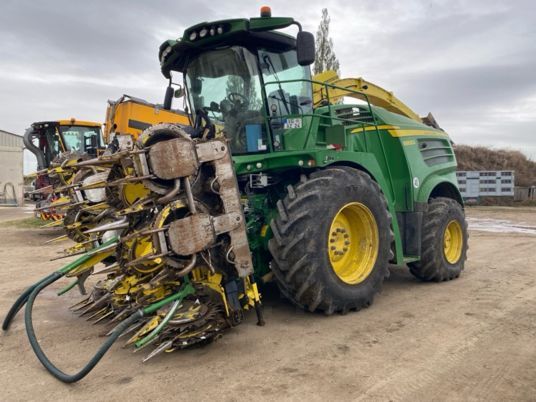 John Deere 8800