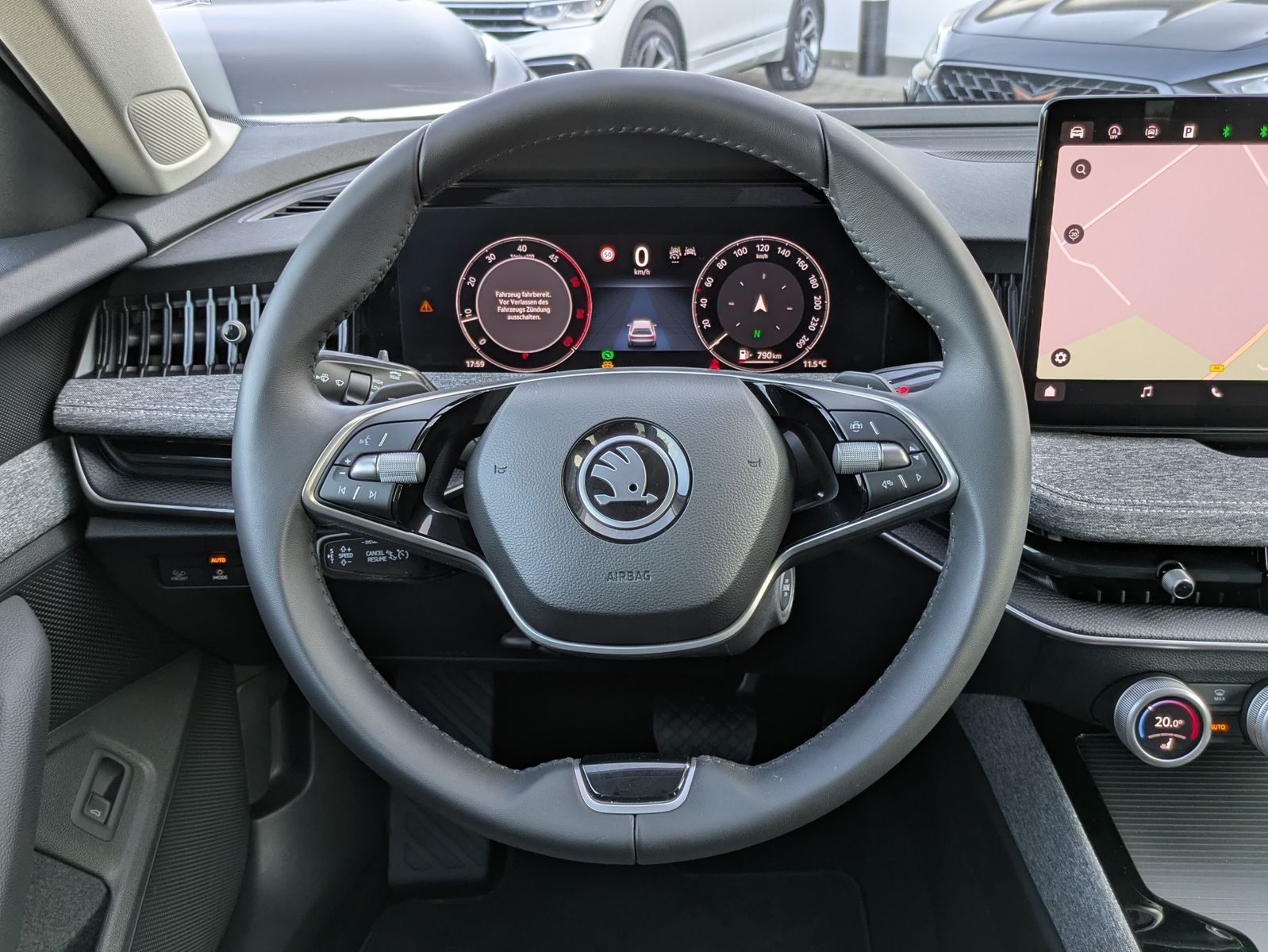 Fahrzeugabbildung SKODA Superb 2.0 TDI 4x4 Selection MATRIX*AHK*PANO*19"