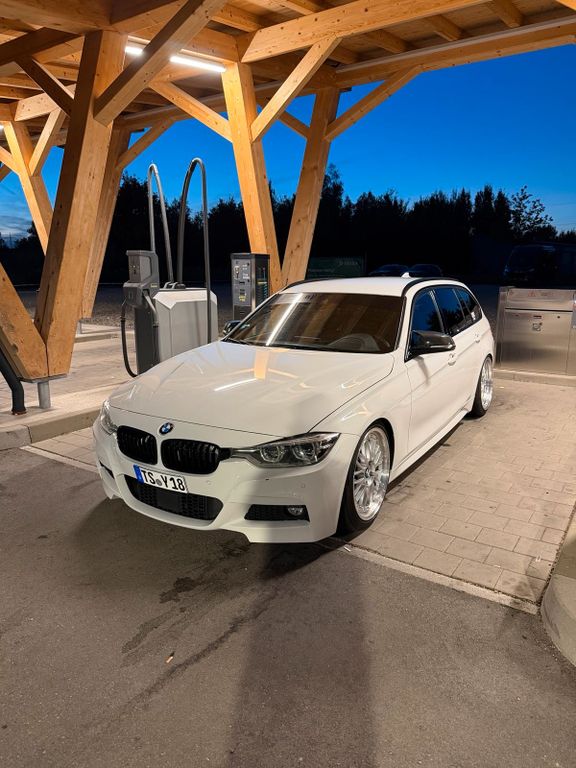 Image of BMW 330