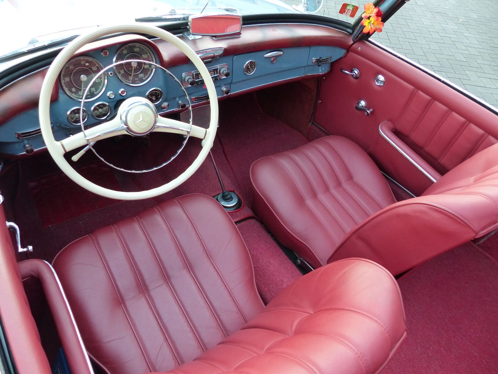 Fahrzeugabbildung Mercedes-Benz 190 SL