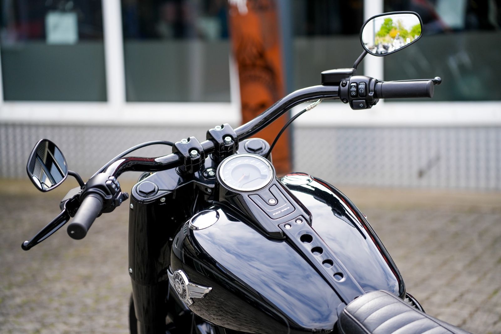 Fahrzeugabbildung Harley-Davidson SOFTAIL FAT BOY FLFBS 114 - JEKILL&HYDE -