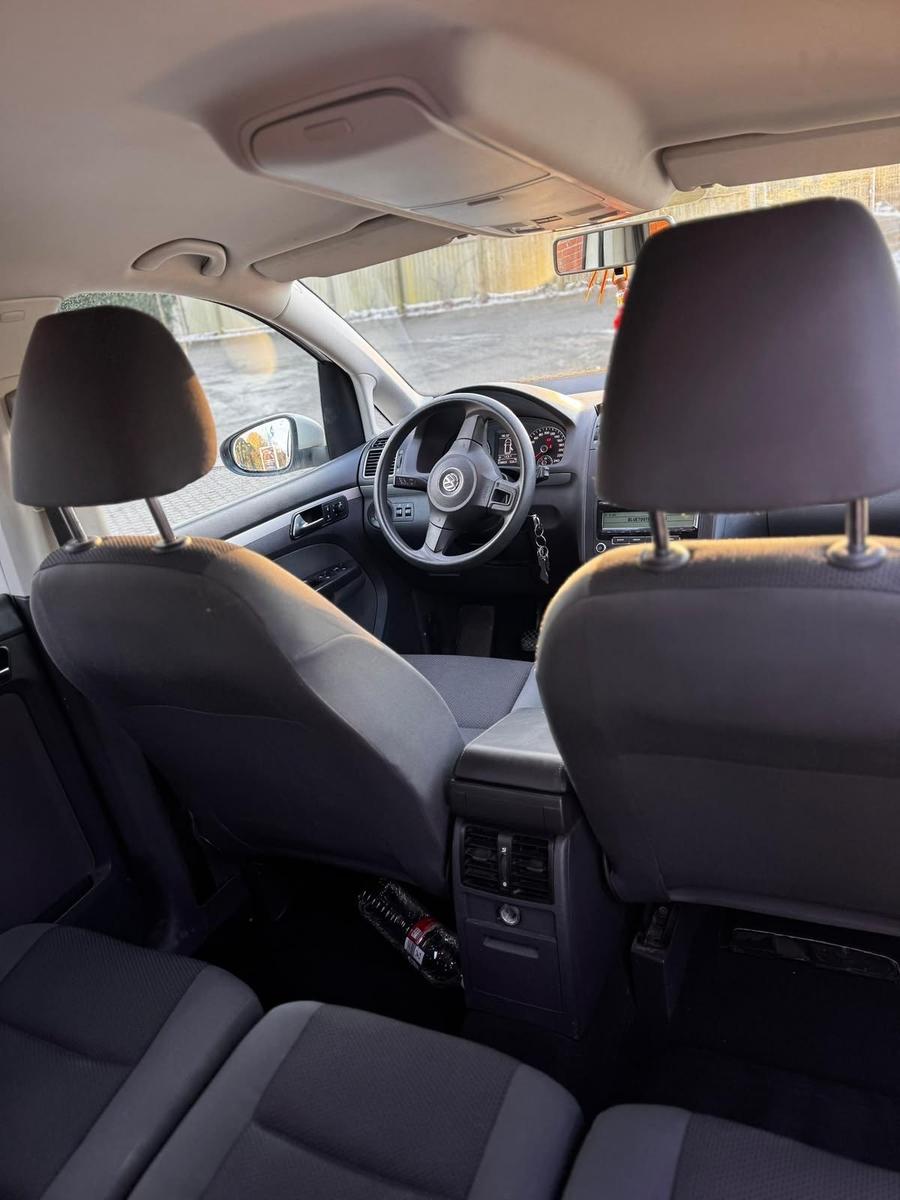 Volkswagen Touran 2011 — photo 5