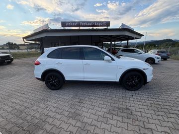 Porsche Cayenne - 3