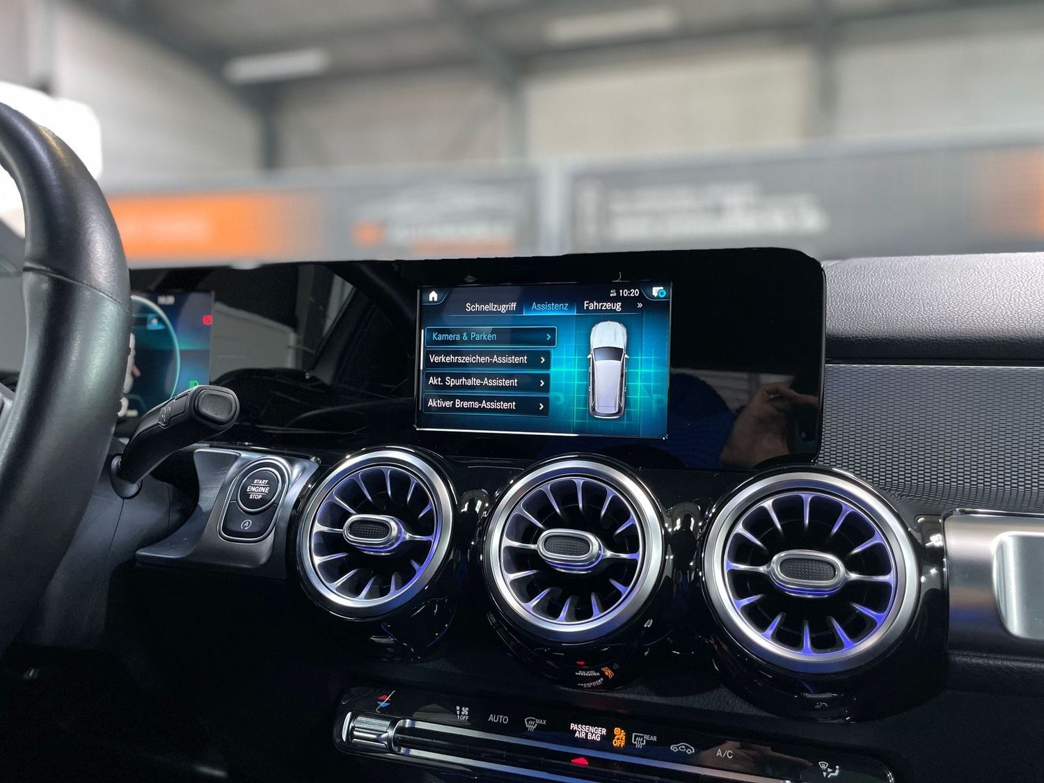 Fahrzeugabbildung Mercedes-Benz GLB 200 Style #LED#MBUX#Distr.#Kamera#Ambiente