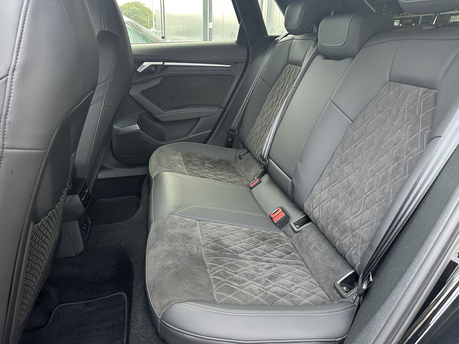 Fahrzeugabbildung Audi A3 40 TFSIe SpB S-Line NAV+LED+B&O+KAM+VCOCK+1HD