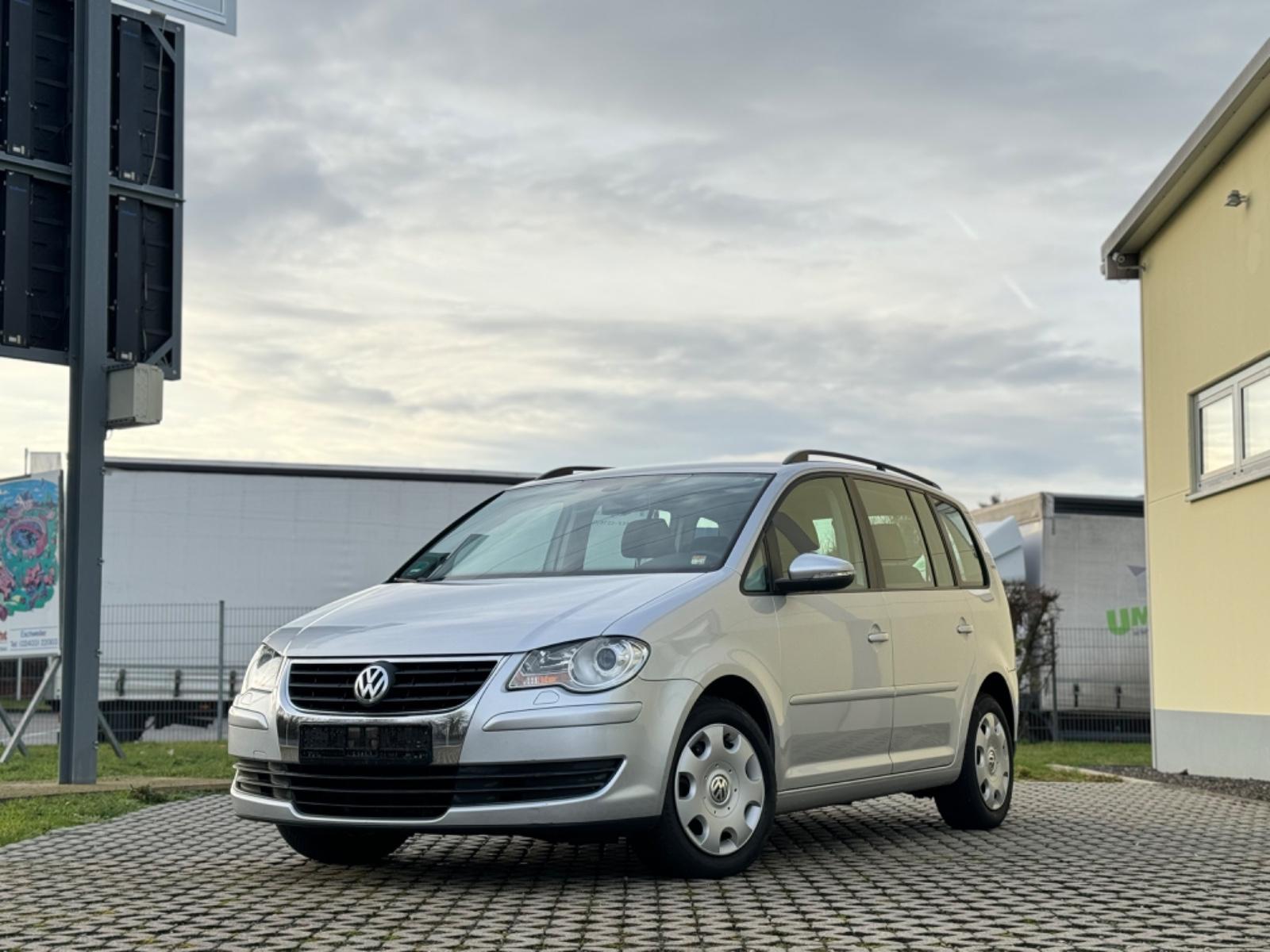 Volkswagen Touran Trendline*AUTOMA.*KLIMA*PDC*SHZ*TEMP*TÜV*