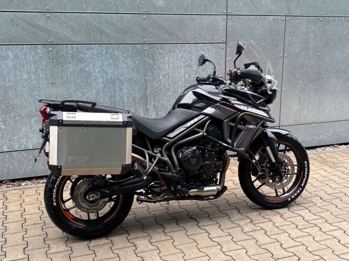 Fahrzeugabbildung Triumph Tiger XRX 800 Seitenkoffer
