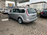 Ford Focus Turnier 1.8 Ghia Navigation-Climatronic - Ford Focus aus 2008: Ghia
