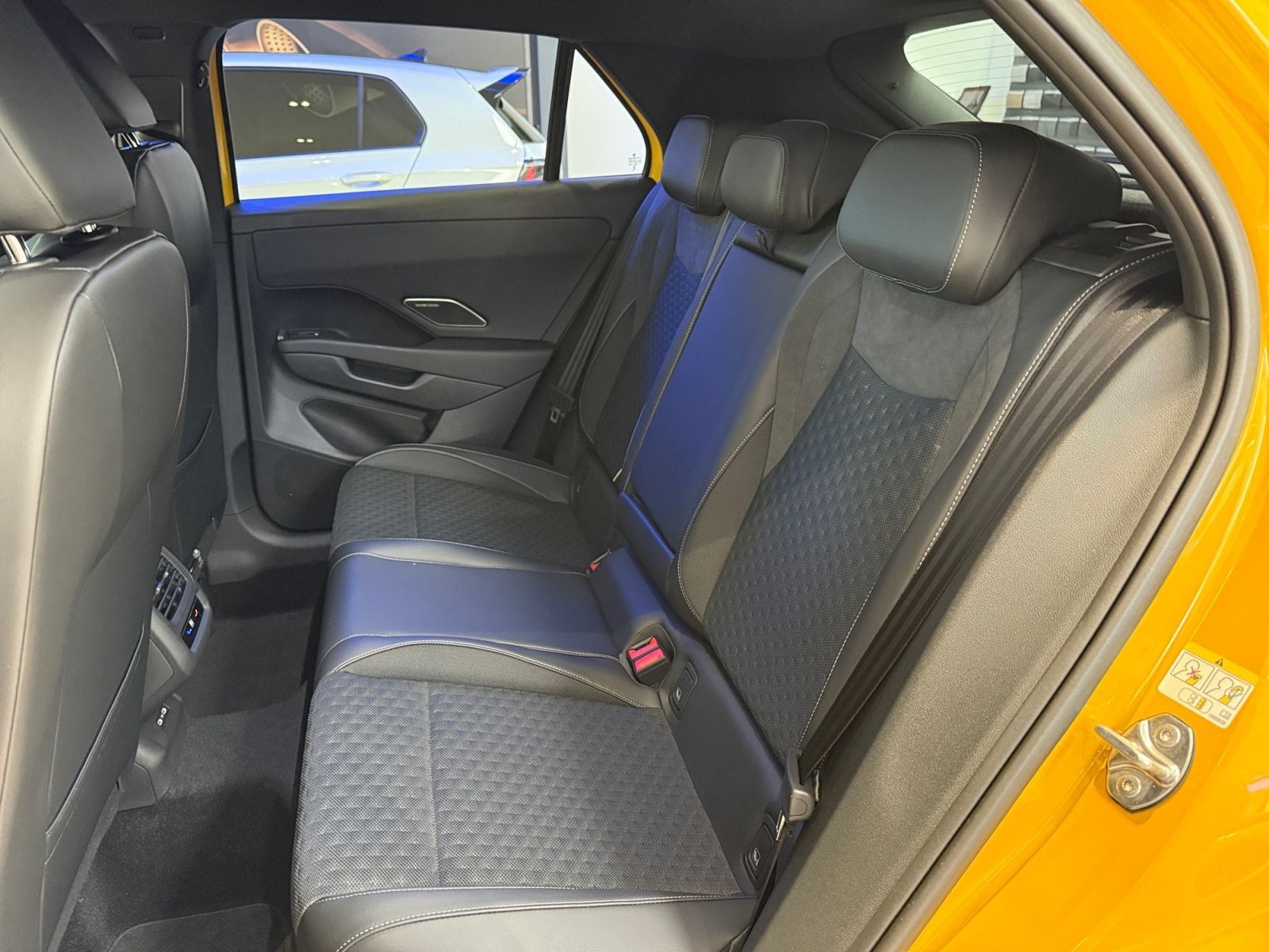 Volkswagen T-Roc - Bild 11