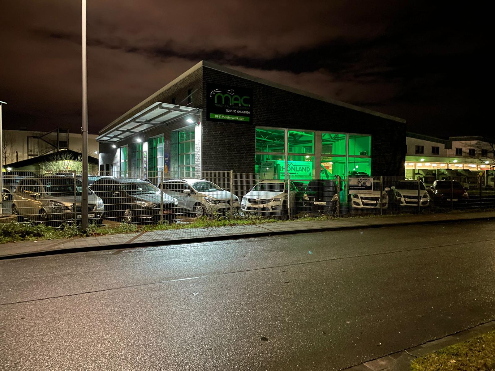 showroom-image-bottom