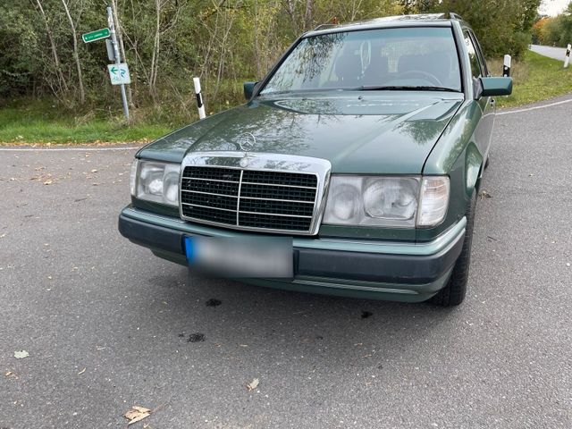 Mercedes-Benz Mercedes Benz w124 230 Oldtimer